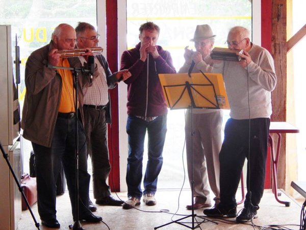 rencontre-Brûlon-2mai2015.jpg