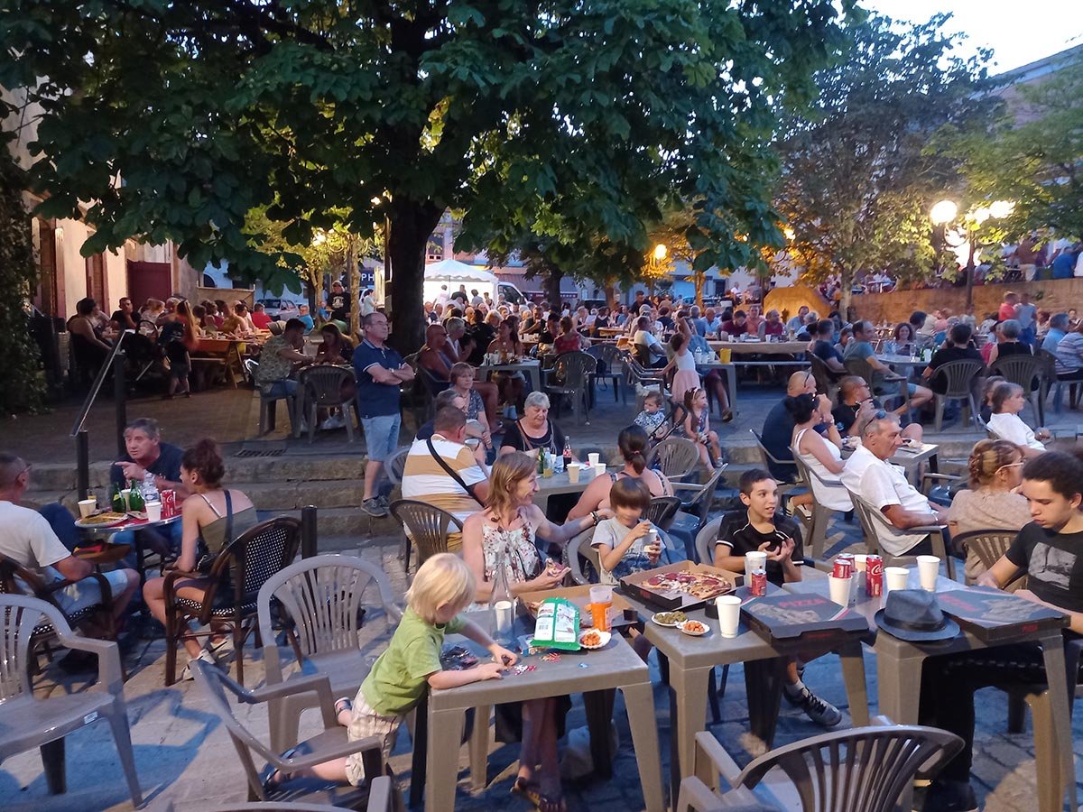 La Française 14 juillet.jpg